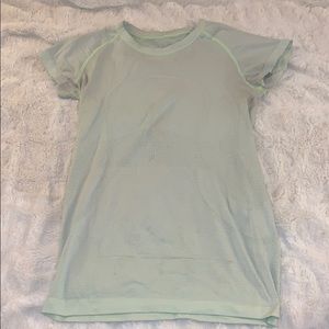 lululemon tee shirt